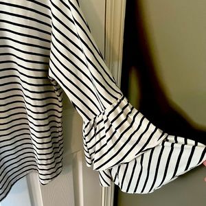 Comfy sweater with great sleeves!